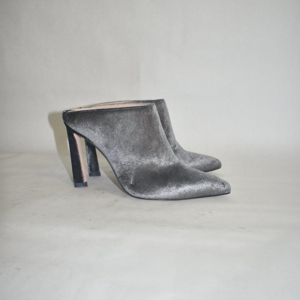 $550 Stuart Weitzman Camila Velvet Slide Mule Poi… - image 2